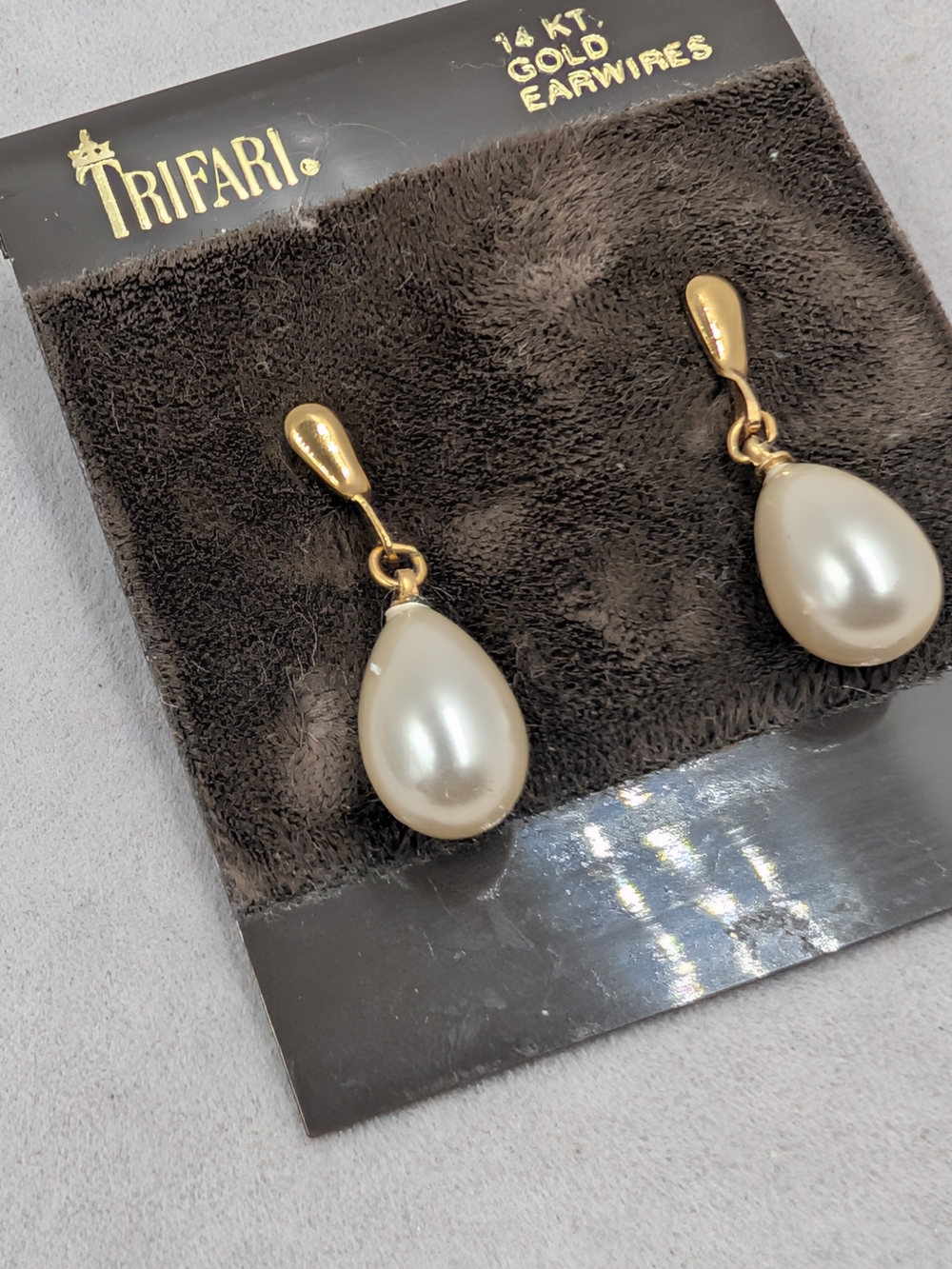 Crown Trifari Vintage Faux Pearl Drop Earrings 14K Gold Ear Wires M339